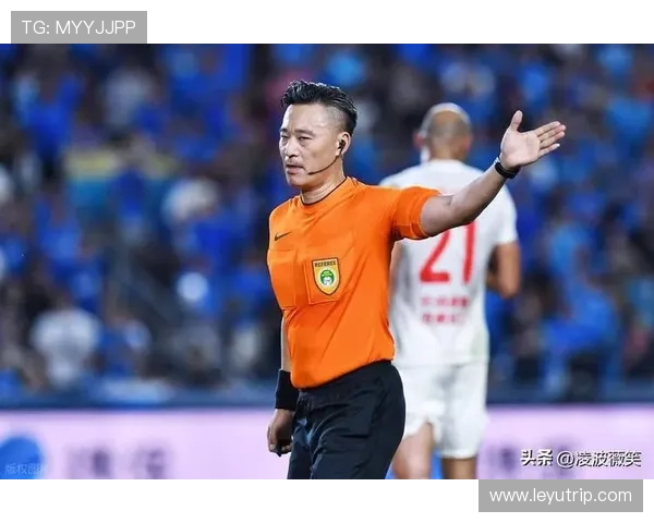 第四官员裁判权限与赛中换人职责解读